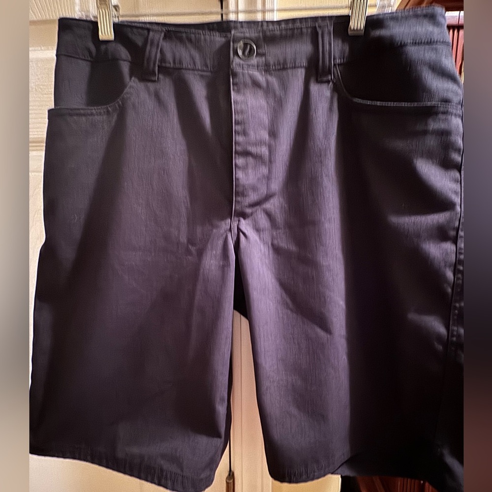 Under Armour Men's Black Flat Front Shorts